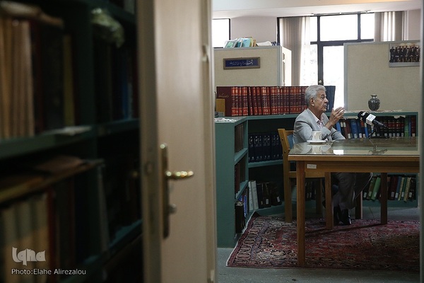 دکتر اصغر دادبه