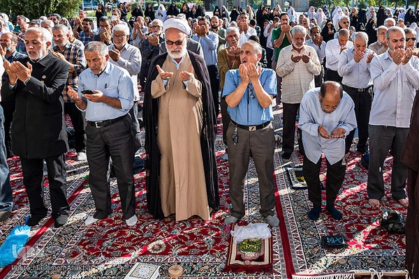 نماز عید قربان در امام‌زاده طاهر کرج