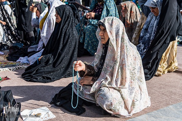 نماز عید قربان در امام‌زاده طاهر کرج