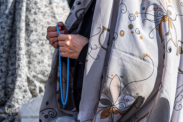 نماز عید قربان در امام‌زاده طاهر کرج