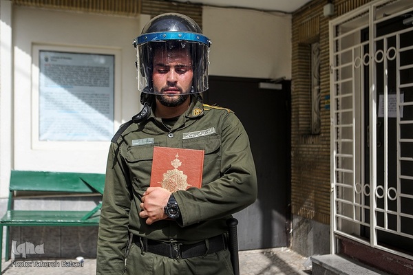 تجمع جامعه قرآنی در پی هتک حرمت به قرآن