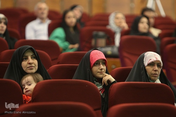 جشن خانوادگی نور امید و ایمان در فرهنگسرای بهمن برگزار شد