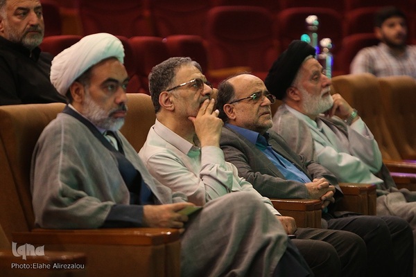 جشن خانوادگی نور امید و ایمان در فرهنگسرای بهمن برگزار شد