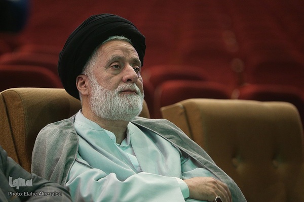 حجت‌الاسلام سیدجواد بهشتی در جشن خانوادگی نور امید و ایمان در فرهنگسرای بهمن برگزار شد