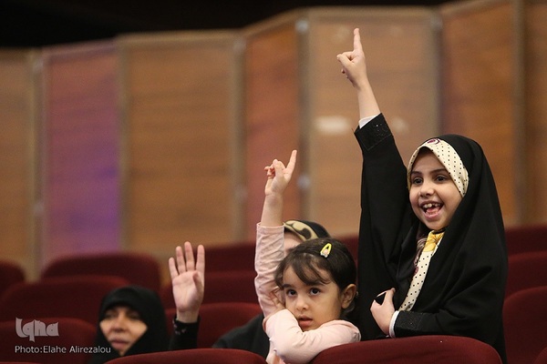 جشن خانوادگی نور امید و ایمان در فرهنگسرای بهمن برگزار شد