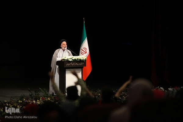 جشن خانوادگی نور امید و ایمان در فرهنگسرای بهمن برگزار شد