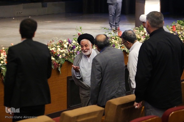 جشن خانوادگی نور امید و ایمان در فرهنگسرای بهمن برگزار شد