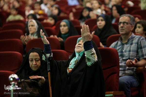 جشن خانوادگی نور امید و ایمان در فرهنگسرای بهمن برگزار شد