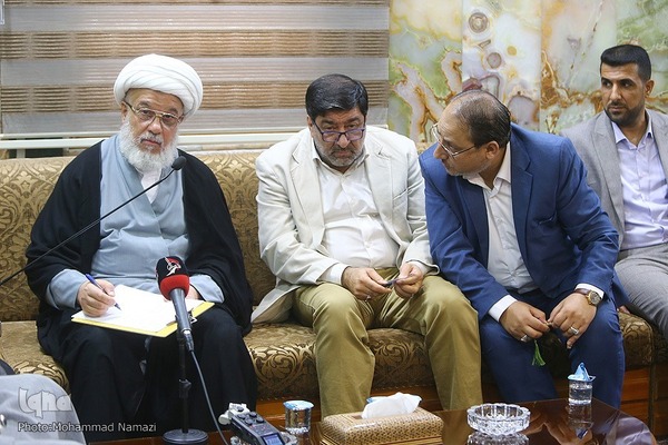 دیدار متولی شرعی حرم حسینی با داوران و متسابقان جایزه کربلا