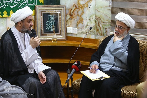 دیدار متولی شرعی حرم حسینی با داوران و متسابقان جایزه کربلا