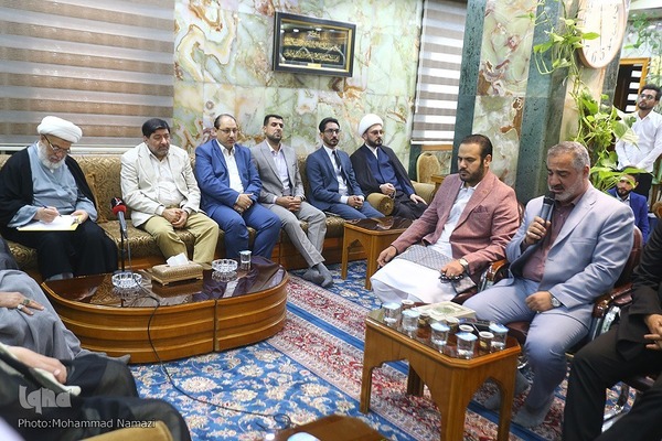 دیدار متولی شرعی حرم حسینی با داوران و متسابقان جایزه کربلا