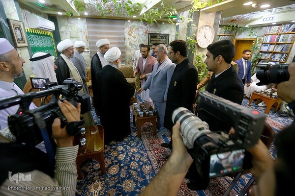 دیدار متولی شرعی حرم حسینی با داوران و متسابقان جایزه کربلا