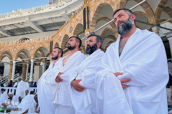 نیایش زائران در مسجدالحرام