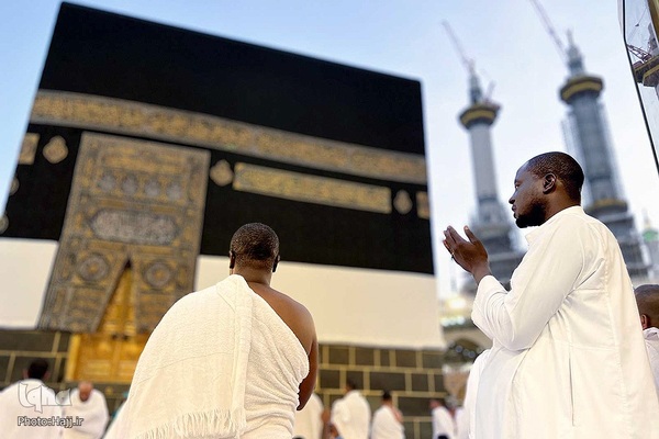 نیایش زائران در مسجدالحرام