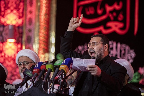 مراسم تعویض پرچم گنبد حرم حضرت اباالفضل العباس(ع) از قرمز به مشکی