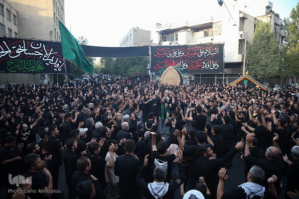 تجمع هیئات عزاداری و آیین نخل گردانی عصر تاسوعا