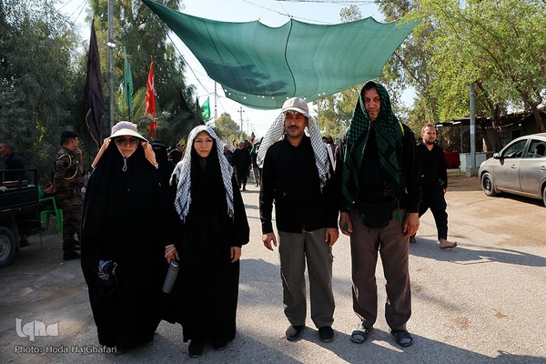 پیاده روی خانوادگی