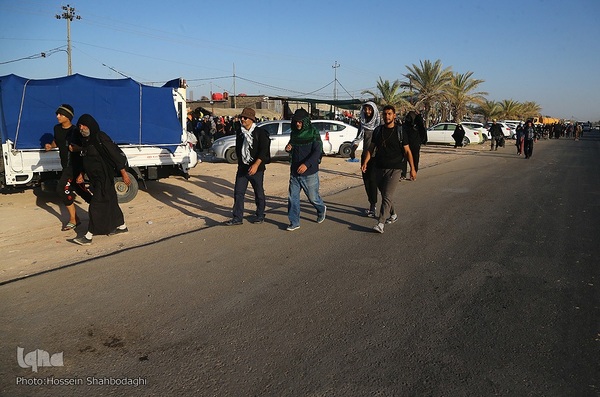 پیاده‌روی زائران اربعین از مسیر طریق الحسین(ع)