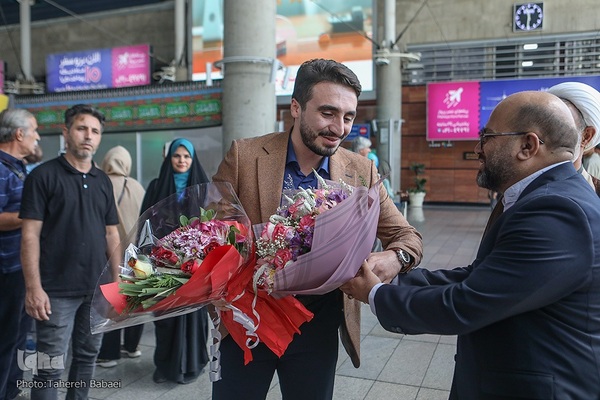 بازگشت  سیدمصطفی حسینی، نماینده کشورمان از مسابقات بین‌المللی قرآن اندونزی