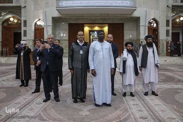 مراسم تجدید میثاق میهمانان سی‌وهفتمین کنفرانس وحدت با حضرت امام خمینی(ره)