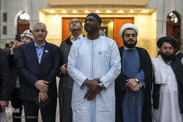 مراسم تجدید میثاق میهمانان سی‌وهفتمین کنفرانس وحدت با حضرت امام خمینی(ره)