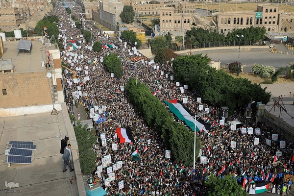راهپیمایی مردم یمن در  حمایت از غزه 