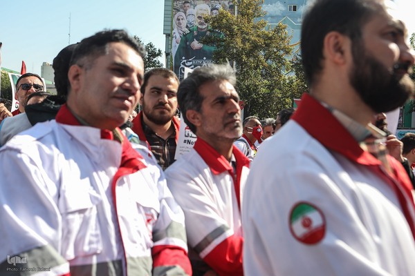 تجمع امدادگران و کادر درمان در میدان فلسطین