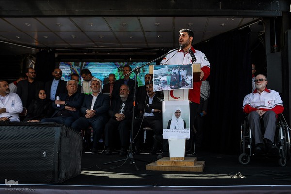 تجمع امدادگران و کادر درمان در میدان فلسطین