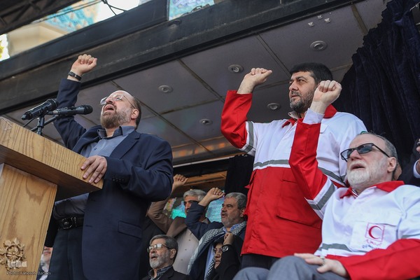 تجمع امدادگران و کادر درمان در میدان فلسطین