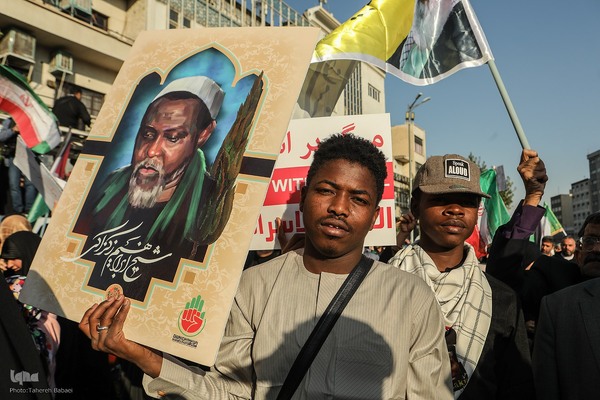 اجتماع عظیم مردم تهران در واکنش به جنایت رژیم صهیونیستی در غزه در میدان انقلاب