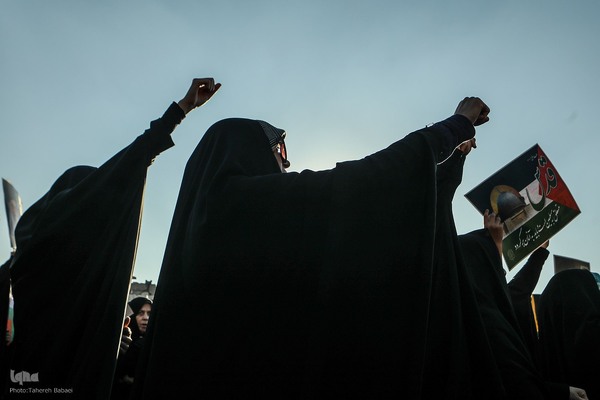 اجتماع عظیم مردم تهران در واکنش به جنایت رژیم صهیونیستی در غزه در میدان انقلاب