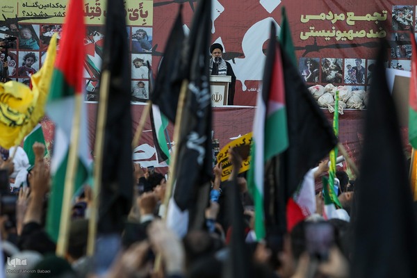 اجتماع عظیم مردم تهران در واکنش به جنایت رژیم صهیونیستی در غزه در میدان انقلاب