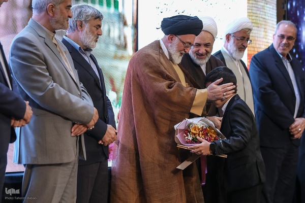 هفدهمین آیین تجلیل از حافظان قرآن