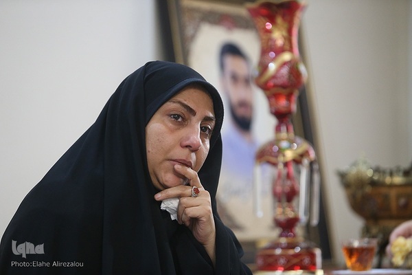 دیدار جامعه قرآنی با خانواده شهید آرمان علی‌وردی