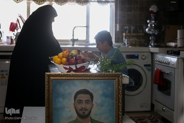 دیدار جامعه قرآنی با خانواده شهید آرمان علی‌وردی