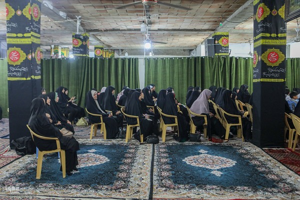 جلسه آموزش قرآن در کانون الزهراء(س)