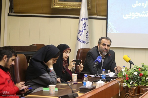 دکتر کلانتر مهرجردی معاون فرهنگی جهاد دانشگاهی  در نشست خبری جشنواره ملی کتاب سال دانشجویی