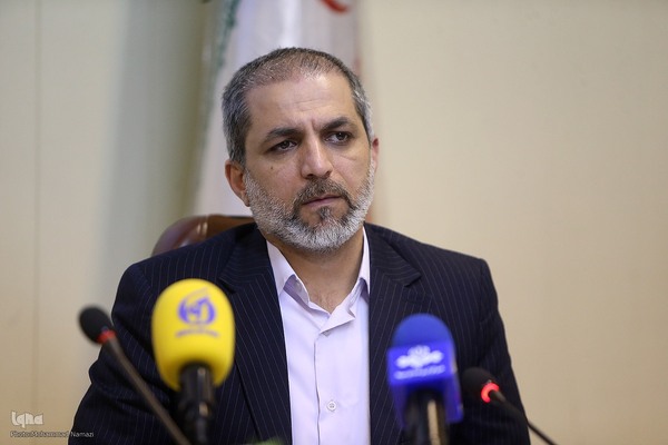 دکتر حامد علی‌اکبر زاده رییس سازمان ترویج مطالعه و نشر جهاددانشگاهی در نشست خبری جشنواره ملی کتاب سال دانشجویی