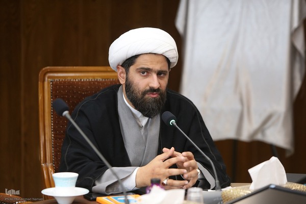 علی تقی‌زاده، رئیس سازمان دارالقرآن الکریم در نشست خبری طرح ملی حفظ موضوعی قرآن کریم «مستورا»