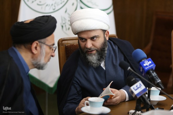 محمد قمی، رئیس سازمان تبلیغات اسلامی و رئیس شورای توسعه فرهنگ قرآنی در نشست خبری طرح ملی حفظ موضوعی قرآن کریم «مستورا»