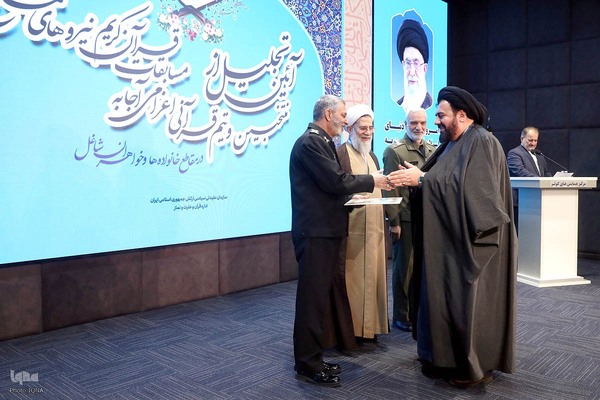 آیین تجلیل از منتخبان قرآنی ارتش