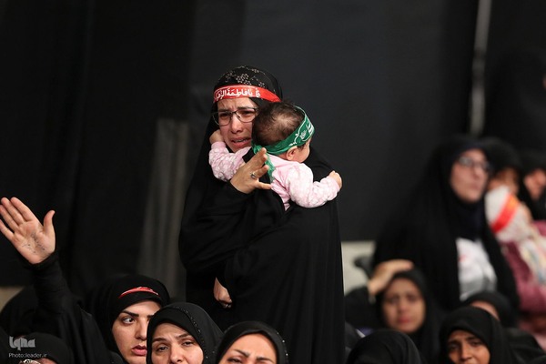 دومین شب مراسم عزاداری حضرت زهرا سلام‌الله‌علیها در حسینیه امام خمینی(ره)