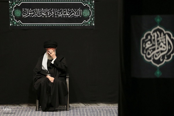 دومین شب مراسم عزاداری حضرت زهرا سلام‌الله‌علیها در حسینیه امام خمینی(ره)
