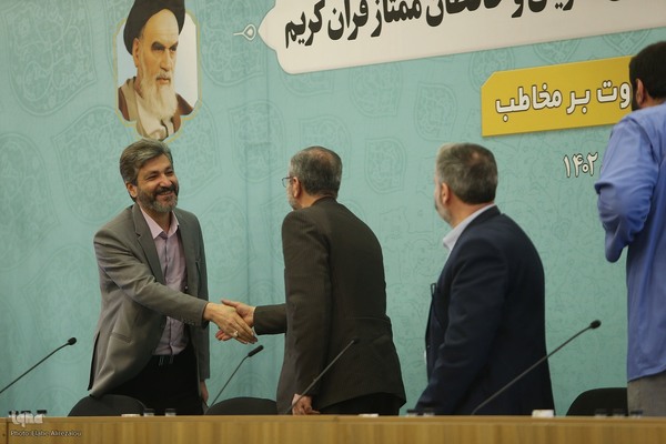 میزگرد تخصصی در روز اول نشست تخصصی استادان، قاریان و حافظان قرآن