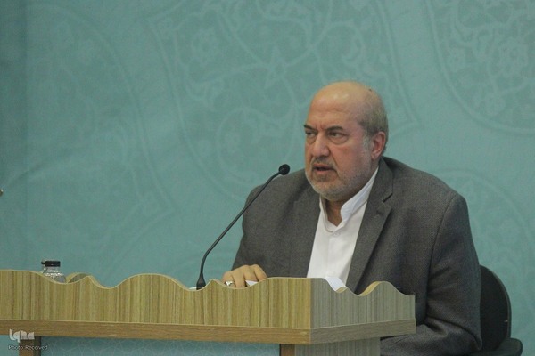 حسین اخوان‌اقدم در دومین روز ارائه مقالات هجدهمین نشست تخصصی قاریان و حافظان قرآن