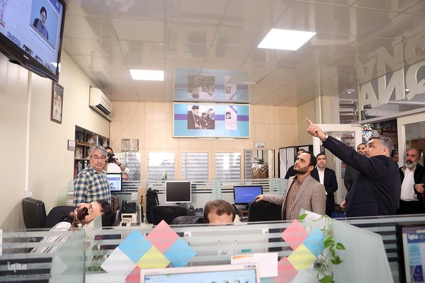 بازدید علی بهادری جهرمی سخنگوی دولت از ایکنا