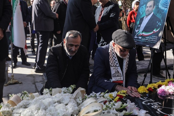 بزرگداشت «سعید ایران» و رونمایی از یادمان زنده‌یاد کاظمی آشتیانی