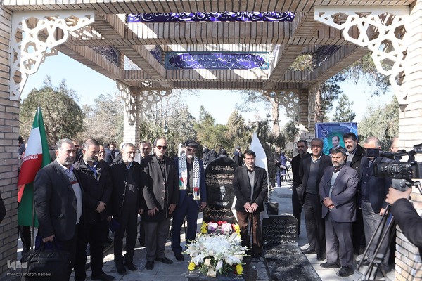 بزرگداشت «سعید ایران» و رونمایی از یادمان زنده‌یاد کاظمی آشتیانی