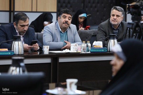 نشست چالش‌های حقوقی و اخلاقی بکارگیری شخص سوم در درمان ناباروری