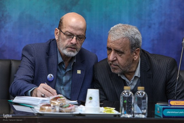 نشست چالش‌های حقوقی و اخلاقی بکارگیری شخص سوم در درمان ناباروری